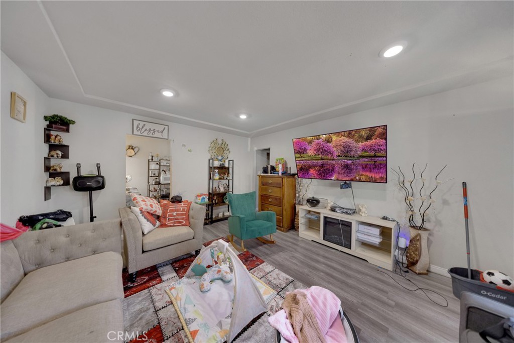 3218 Euclid Property Photo 20