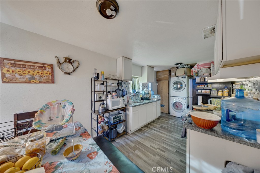 3218 Euclid Property Photo 21