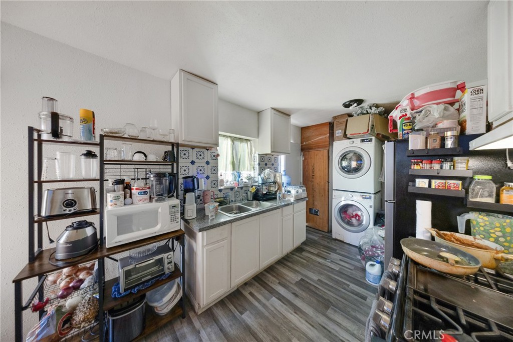 3218 Euclid Property Photo 23