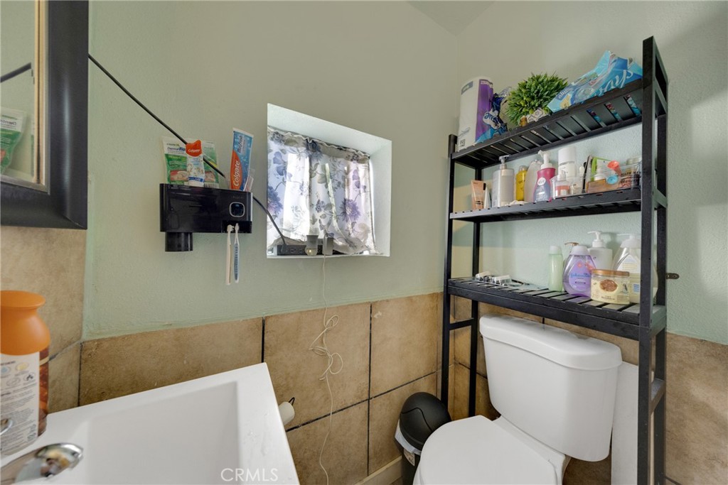 3218 Euclid Property Photo 28