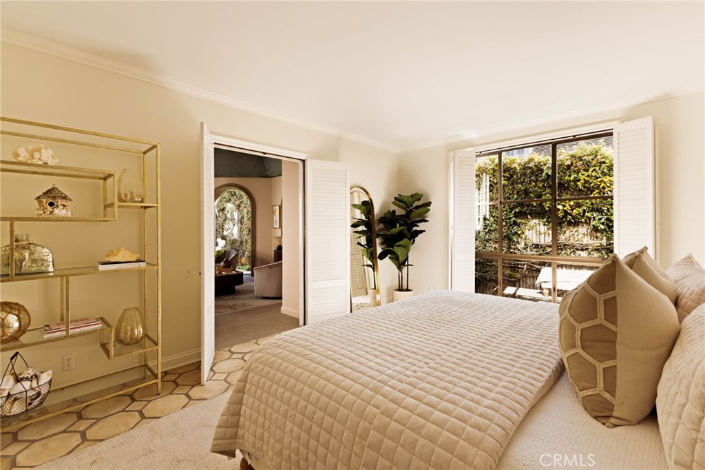 2116 E Balboa Boulevard Property Photo 22