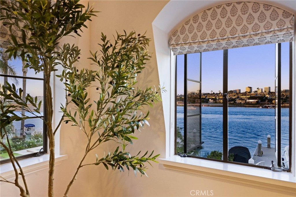 2116 E Balboa Boulevard Property Photo 25