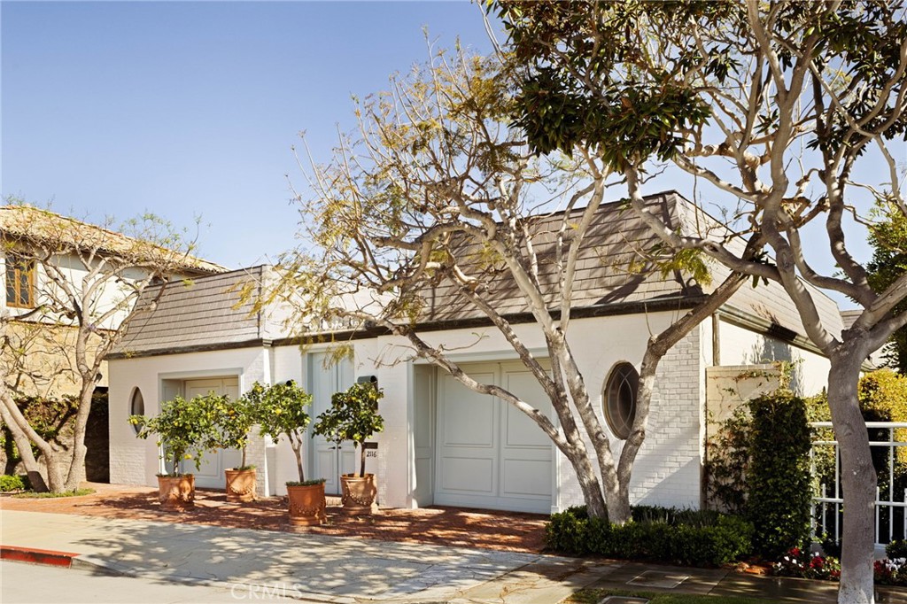 2116 E Balboa Boulevard Property Photo 37