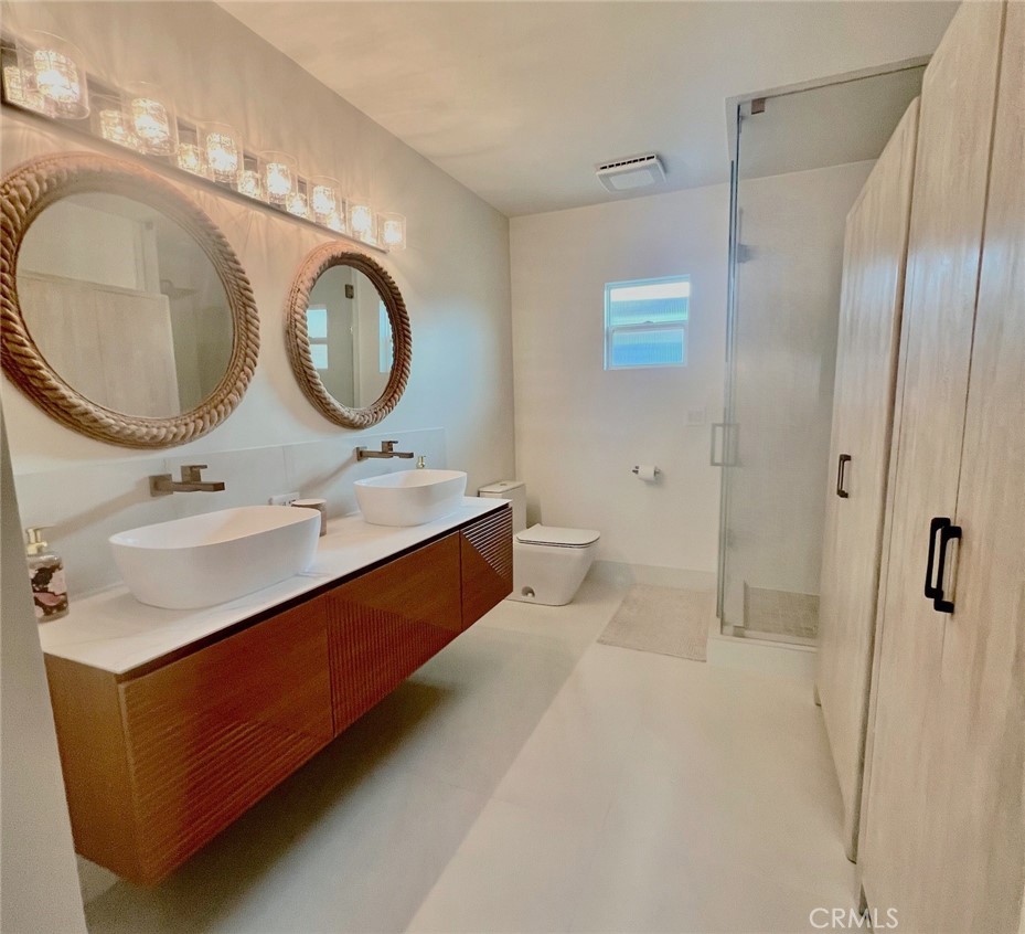 24 Saratoga Property Photo 19