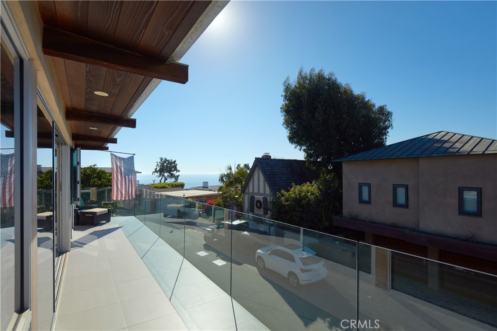 2680 Victoria Drive Property Photo 12