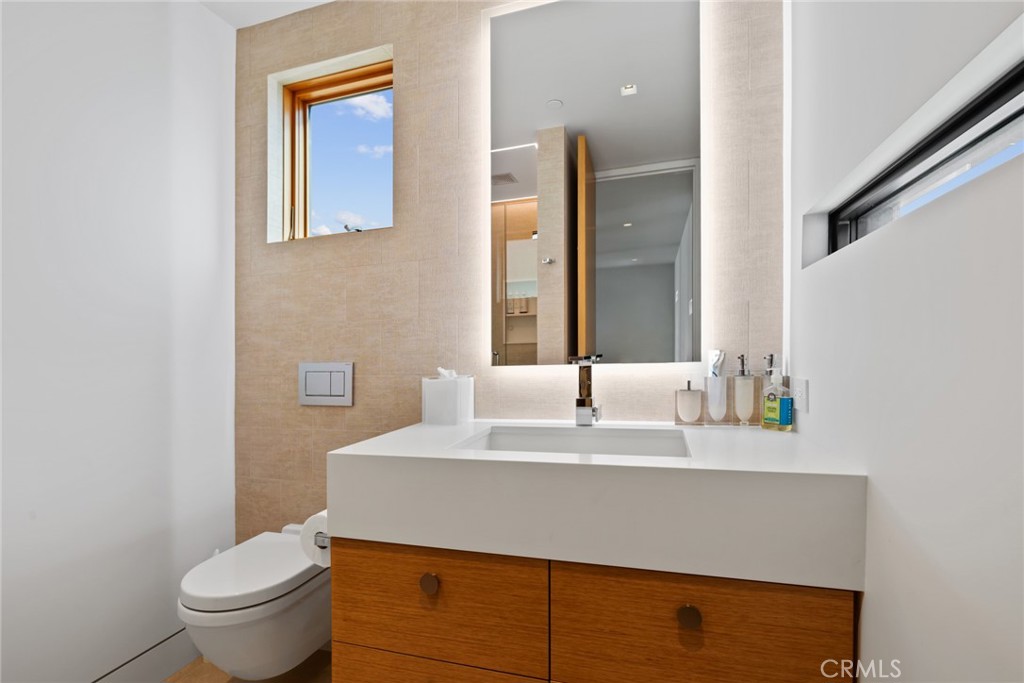 1509 E Bay Avenue Property Photo 30