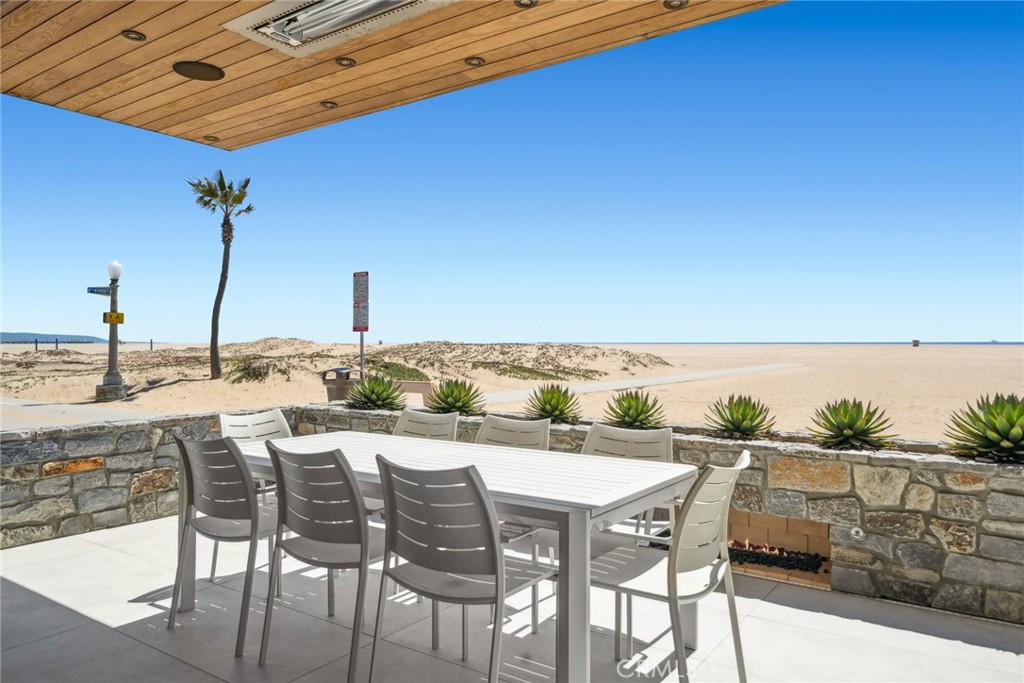 800 W Oceanfront Property Photo 6