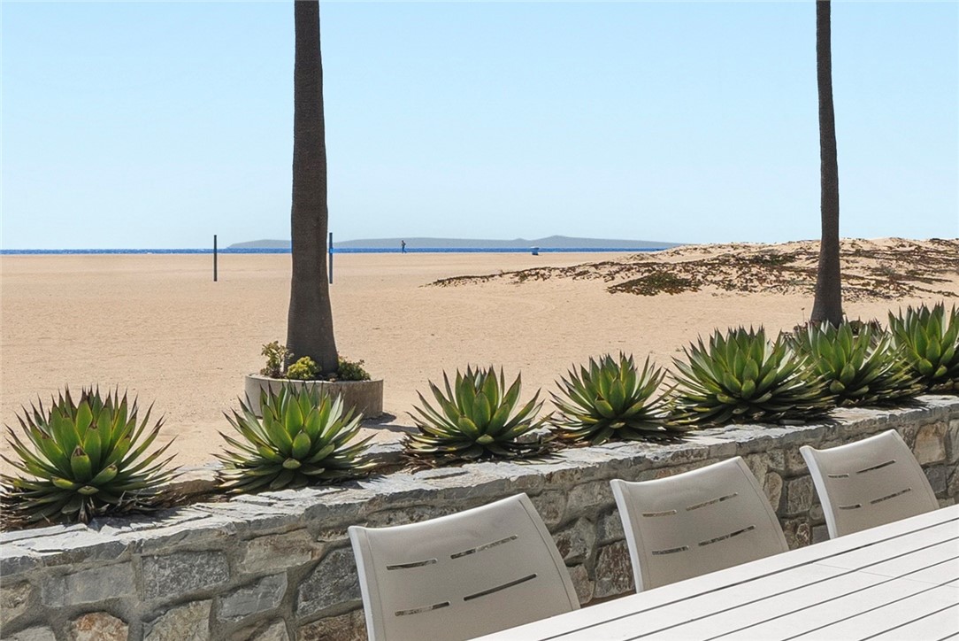 800 W Oceanfront Property Photo 8