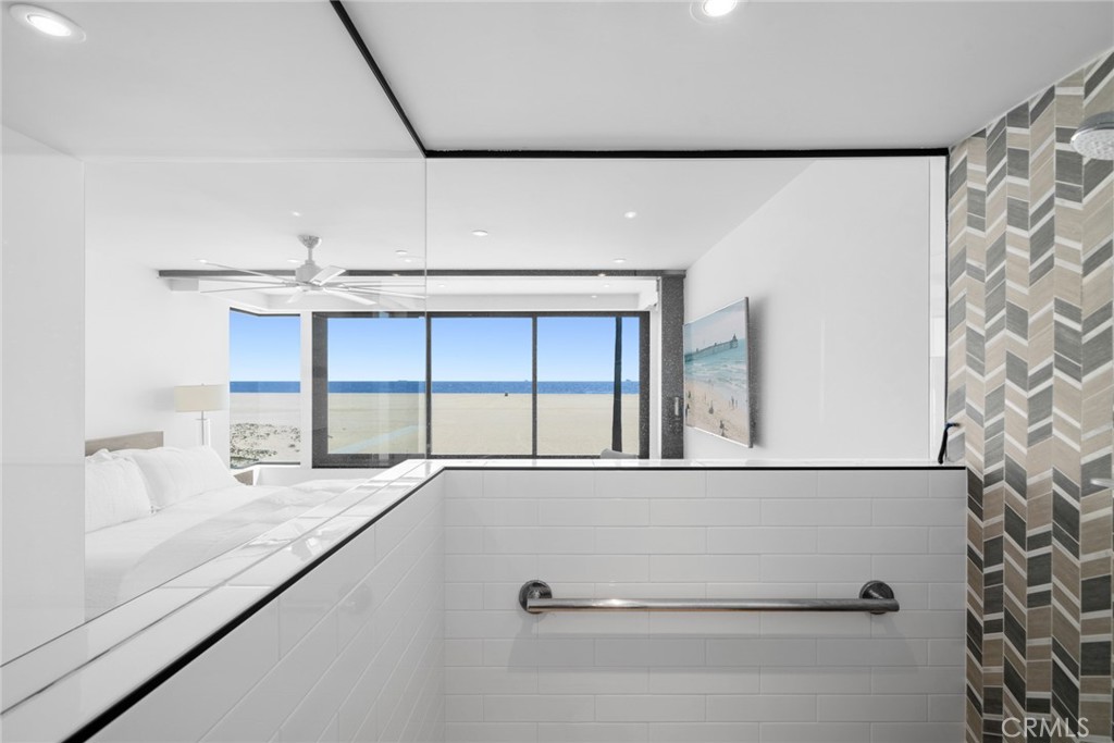 800 W Oceanfront Property Photo 10