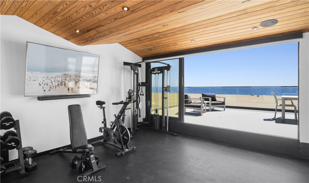800 W Oceanfront Property Photo 14