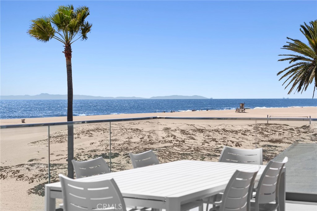 800 W Oceanfront Property Photo 16