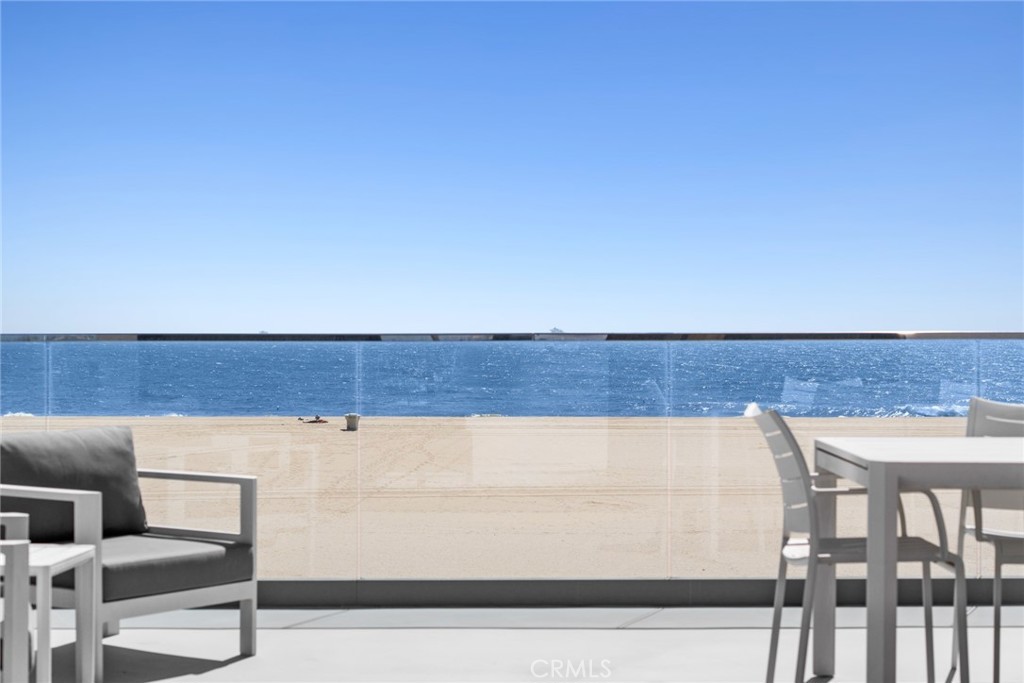 800 W Oceanfront Property Photo 17