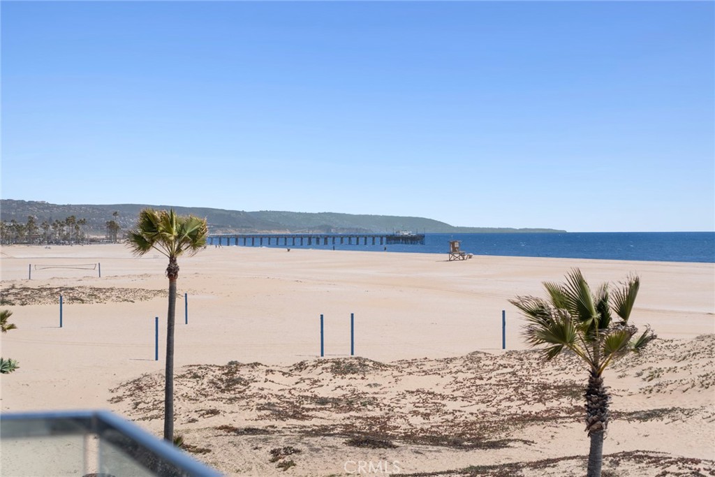 800 W Oceanfront Property Photo 18