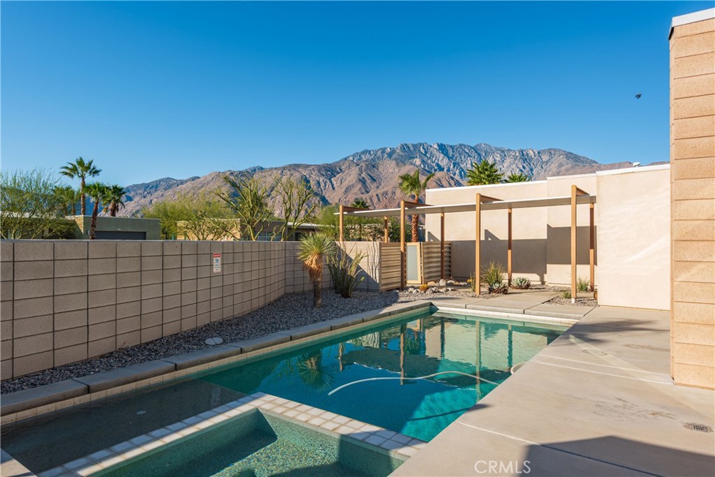 1126 Lucent Court Property Photo 8