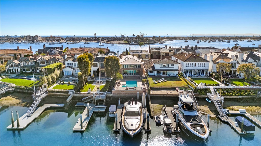 12 Harbor Island Property Photo 1