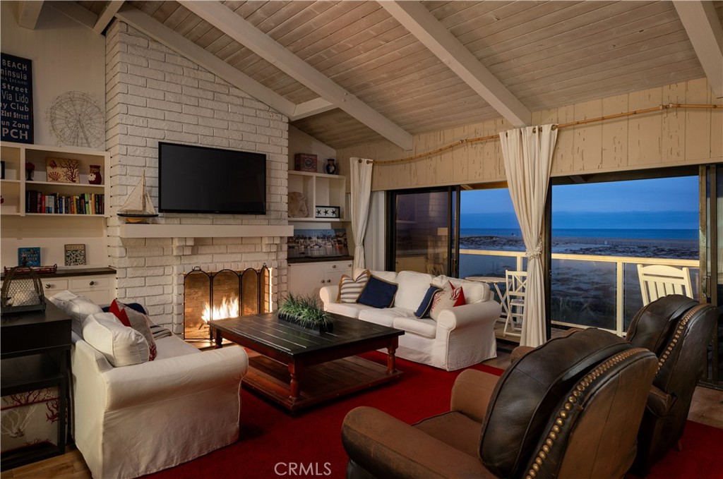 1303 E Balboa Boulevard Property Photo 19
