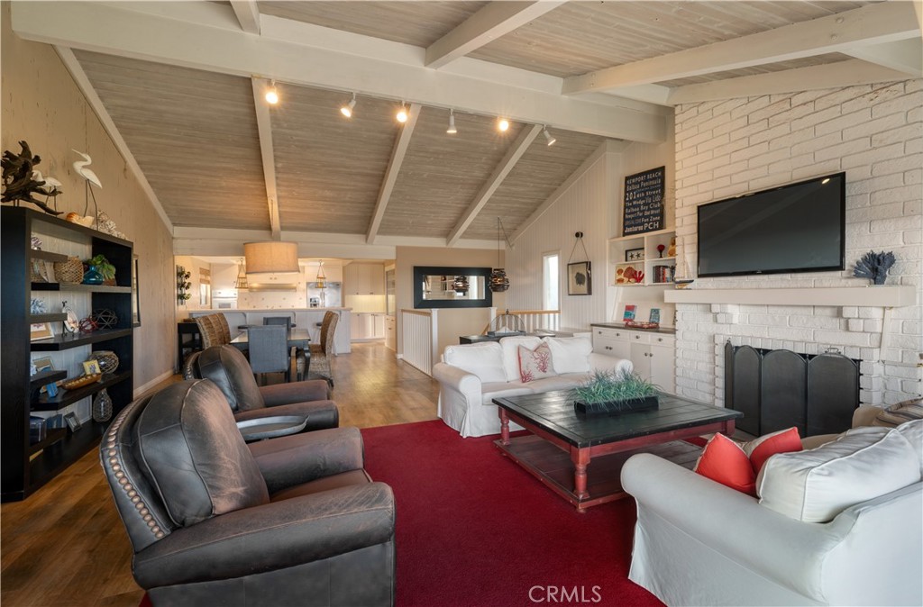 1303 E Balboa Boulevard Property Photo 20