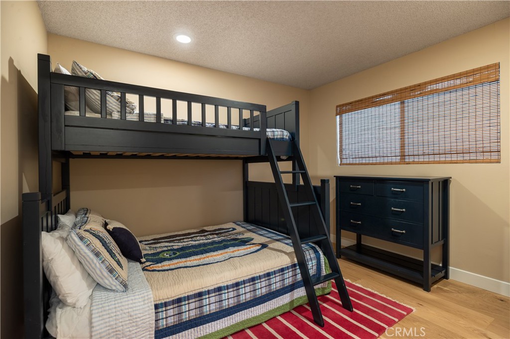 1303 E Balboa Boulevard Property Photo 23