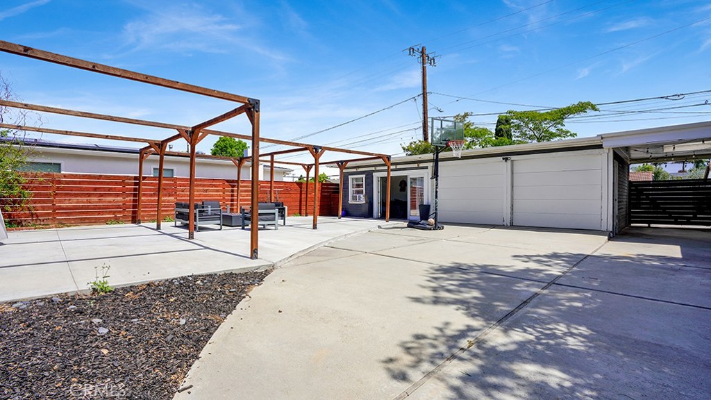 2197 Santa Ana Avenue Property Photo 12