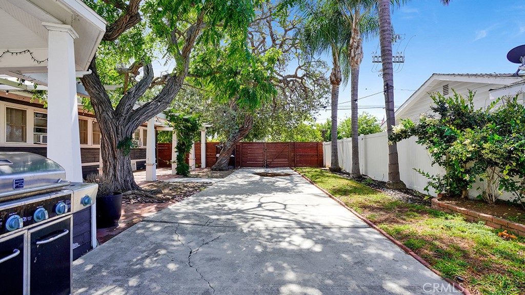 2197 Santa Ana Avenue Property Photo 17