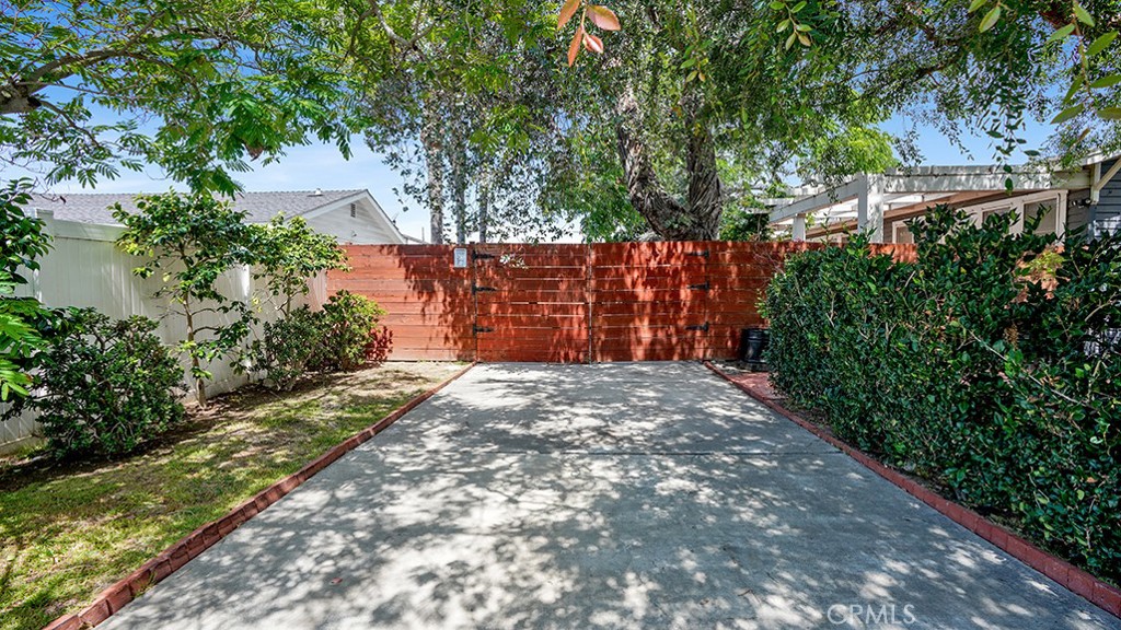 2197 Santa Ana Avenue Property Photo 18