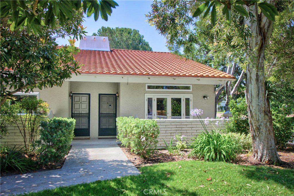 824 Via Alhambra D Property Photo