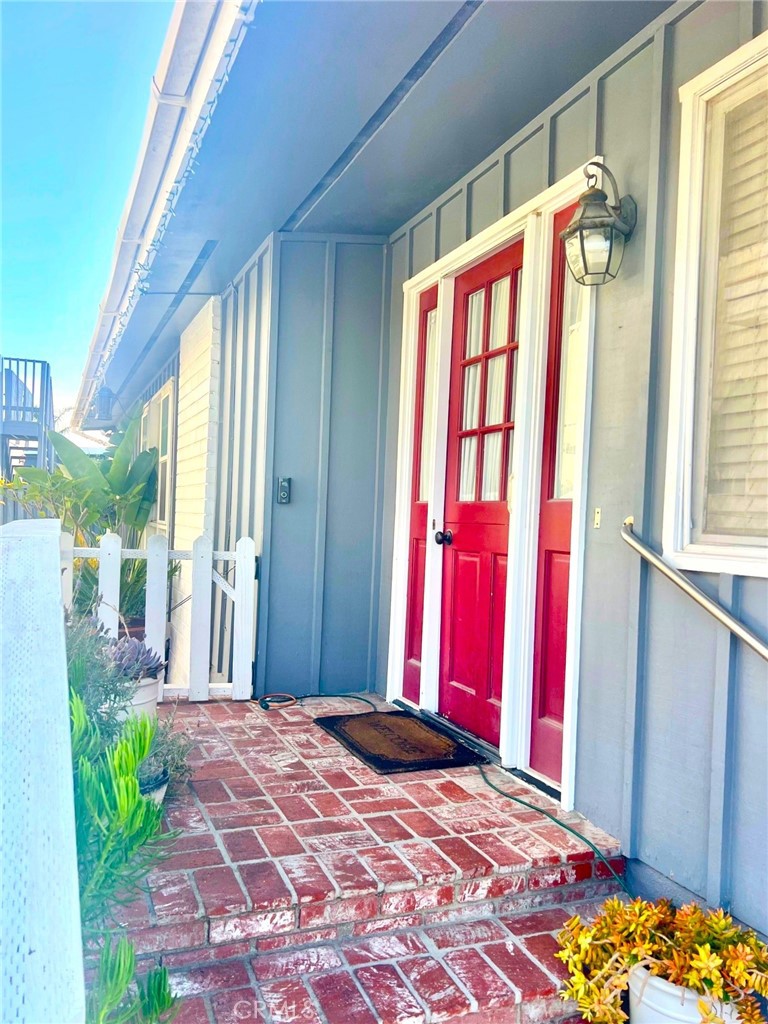 69 Saratoga Property Photo 4