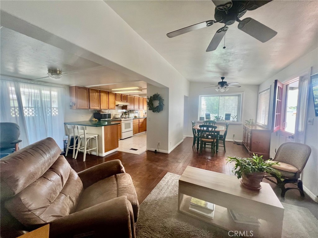 69 Saratoga Property Photo 5