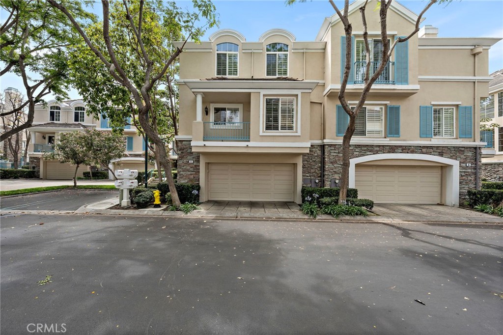 44 Chandon Property Photo 3