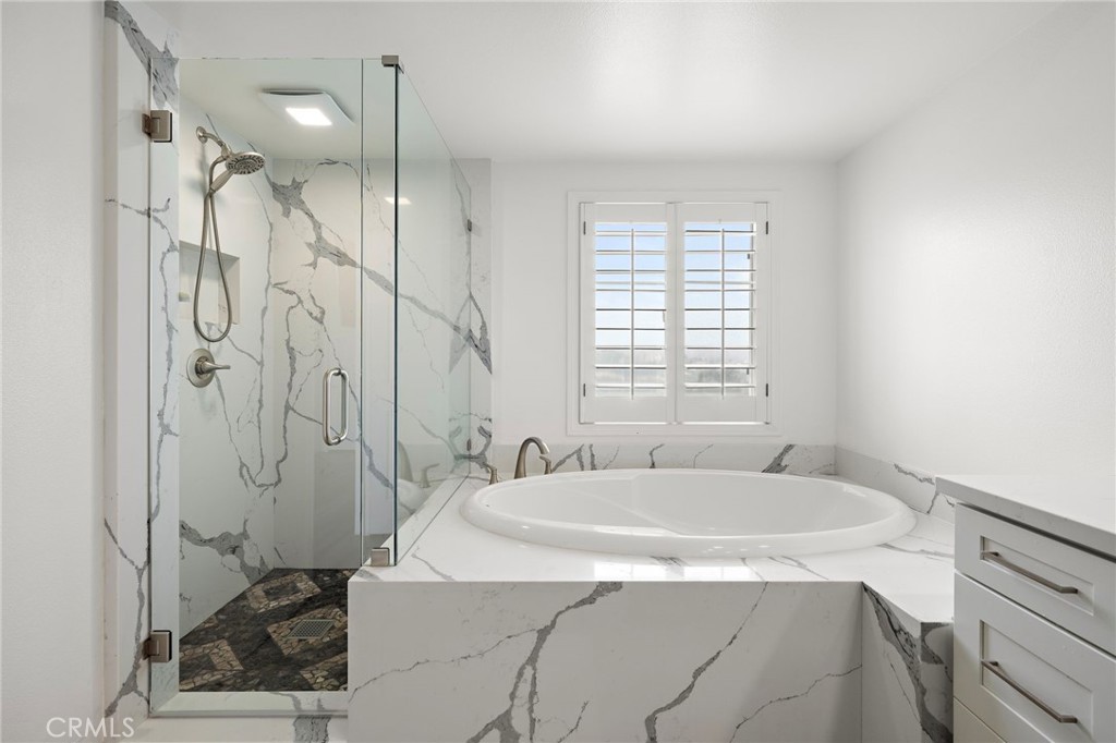 44 Chandon Property Photo 30