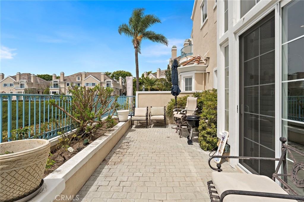 44 Chandon Property Photo 34