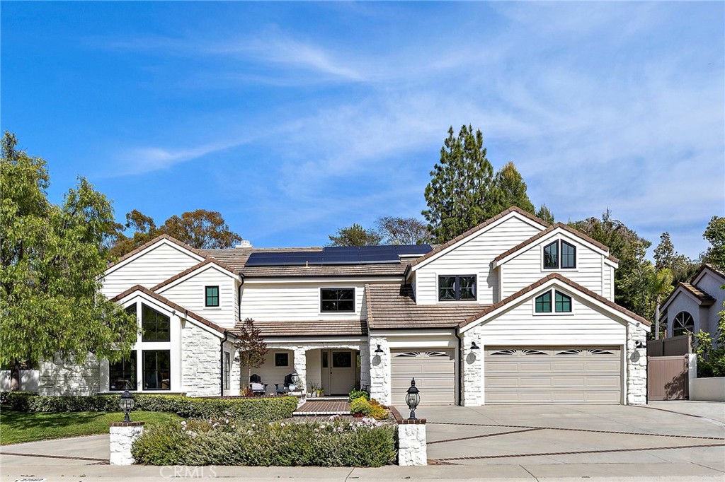 27562 Lost Trail Drive Property Photo 4