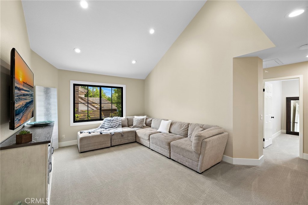 27562 Lost Trail Drive Property Photo 35