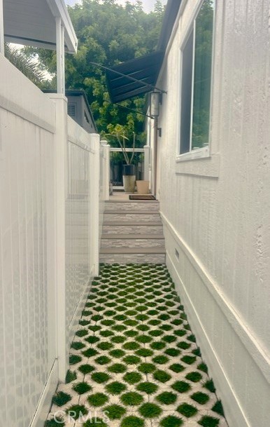 250 Mayflower Property Photo 4