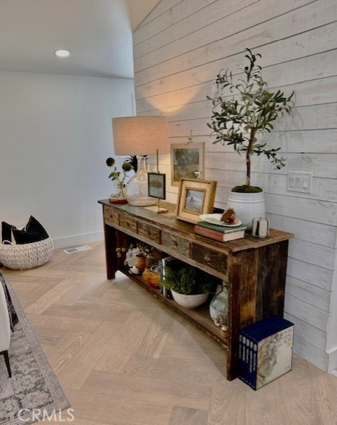 250 Mayflower Property Photo 8