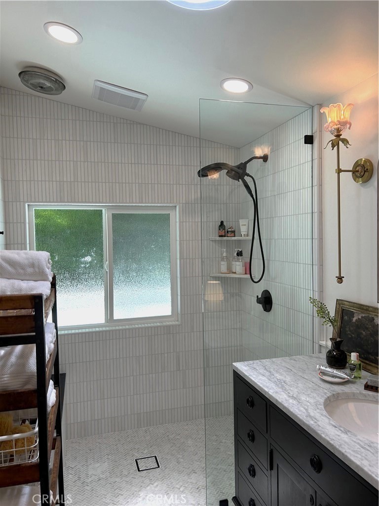 250 Mayflower Property Photo 19