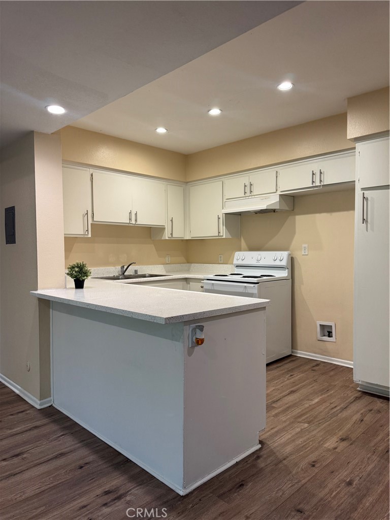 7667 Stage 00 Property Photo 1