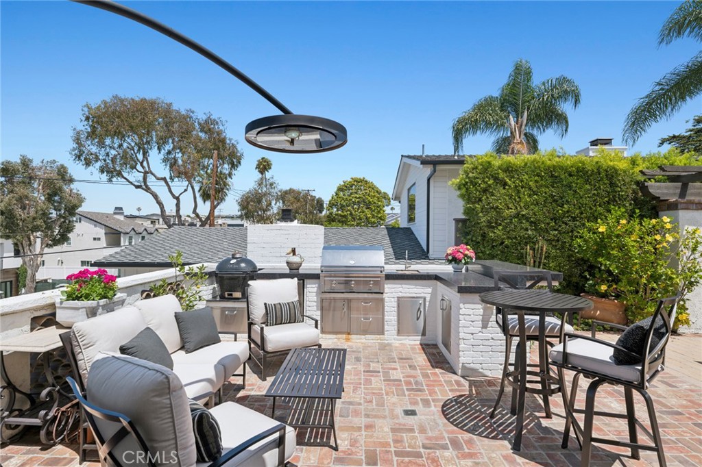 541 Hazel Property Photo 4
