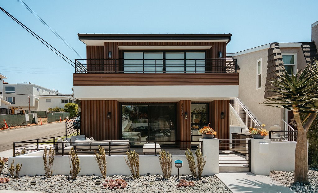 520 Iris Property Photo 2