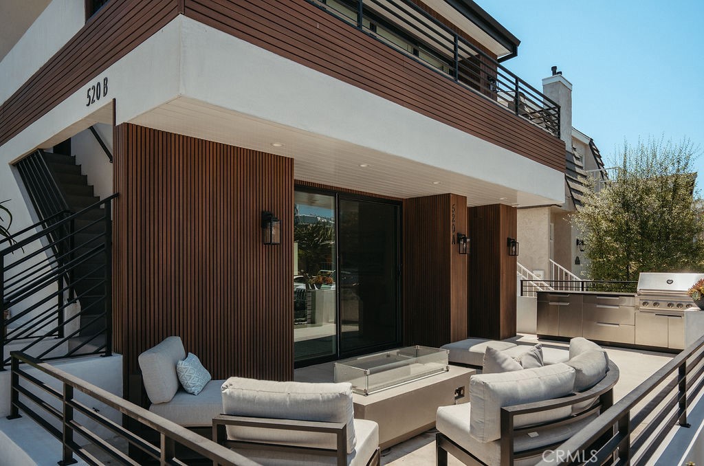 520 Iris Property Photo 3