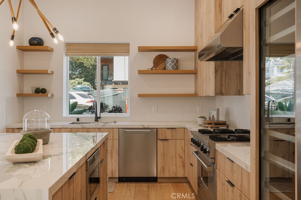 520 Iris Property Photo 14