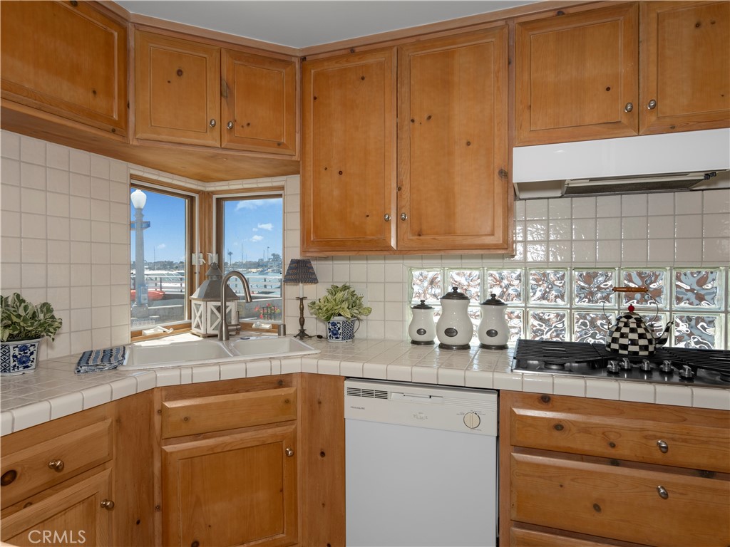 300 S Bay Front Property Photo 11