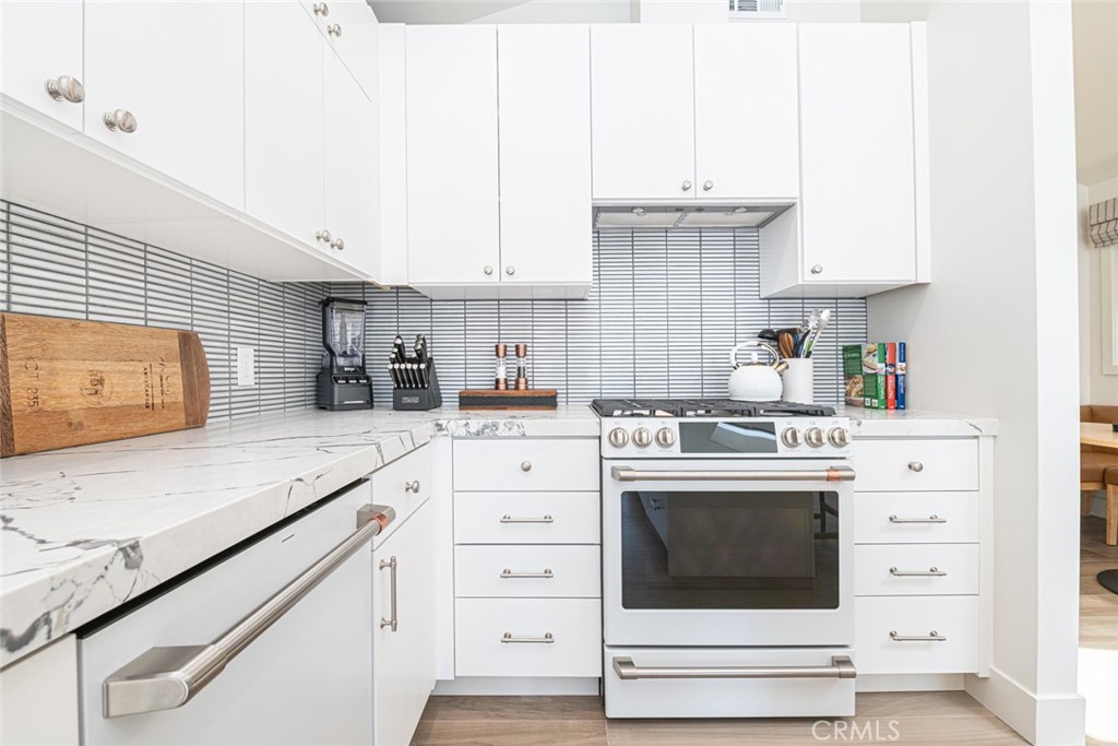 117 35th Property Photo 12
