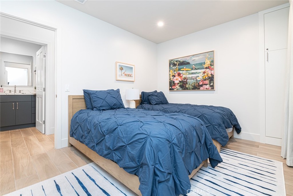 117 35th Property Photo 16
