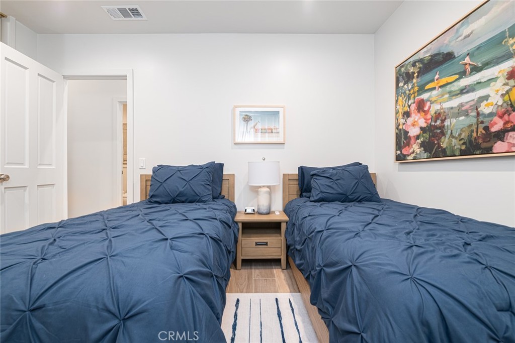 117 35th Property Photo 17