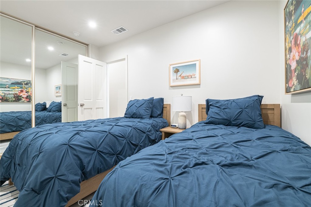117 35th Property Photo 18