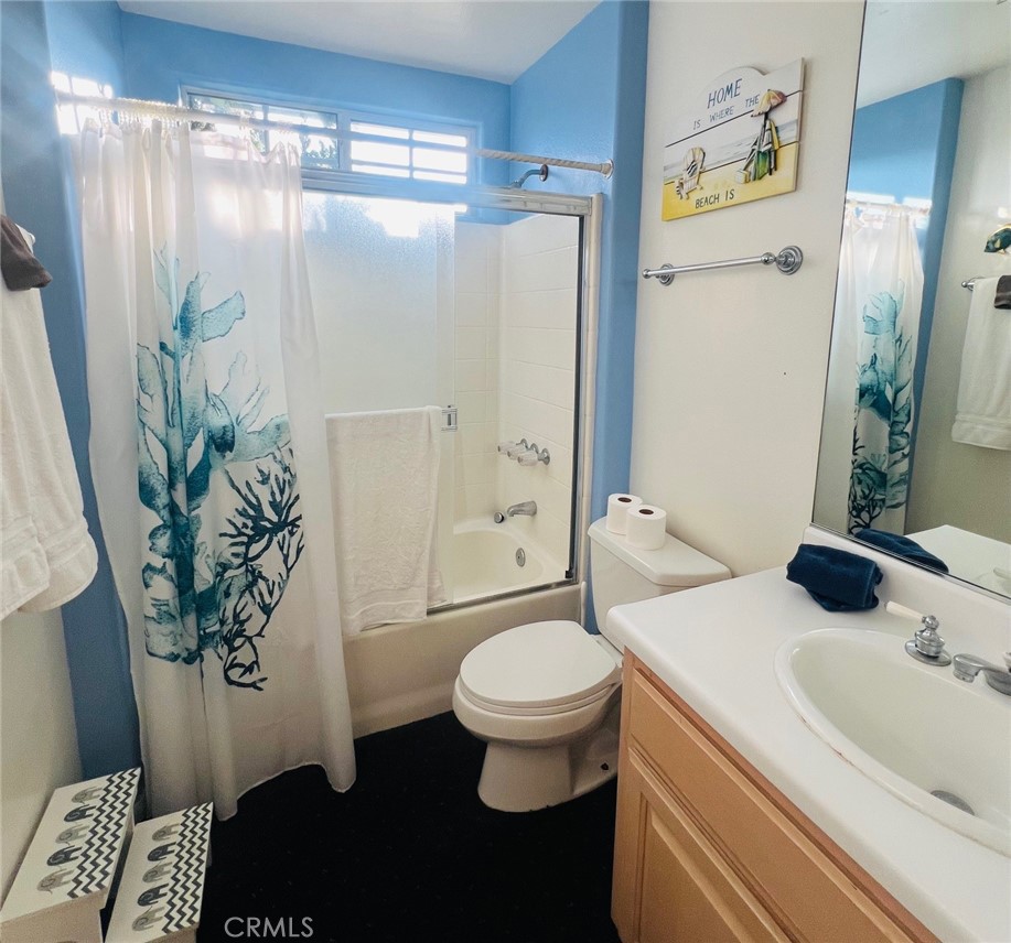 498 Park Ave Property Photo 5