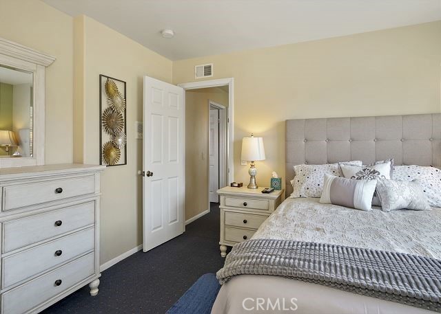 498 Park Ave Property Photo 6