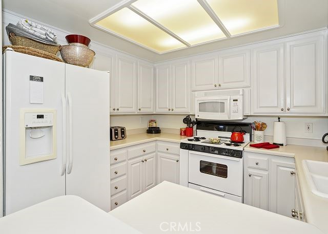 498 Park Ave Property Photo 7