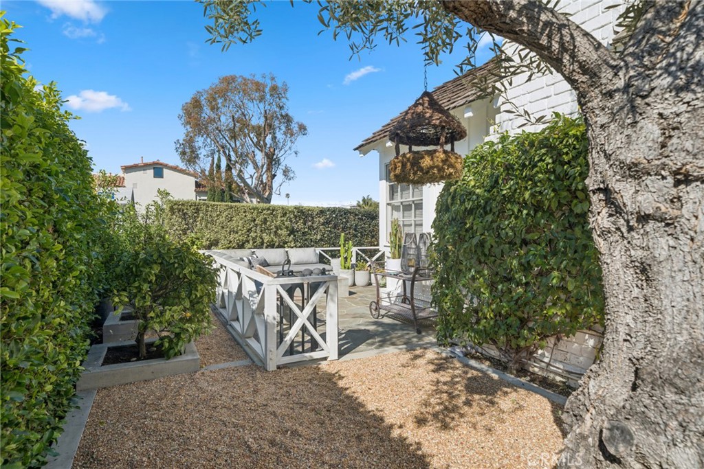 420 Acacia Property Photo 27